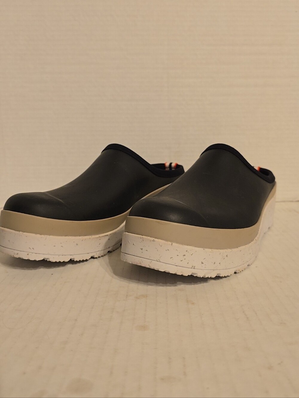 Hunter Clogs - Picture 5 of 7
